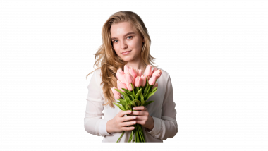 8 марта – праздник между картинкой в рекламе и тем, что происходит в жизни